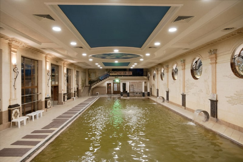 Бассейны и спа. Сколько стоит отдых на термальных водах Закарпатья осенью